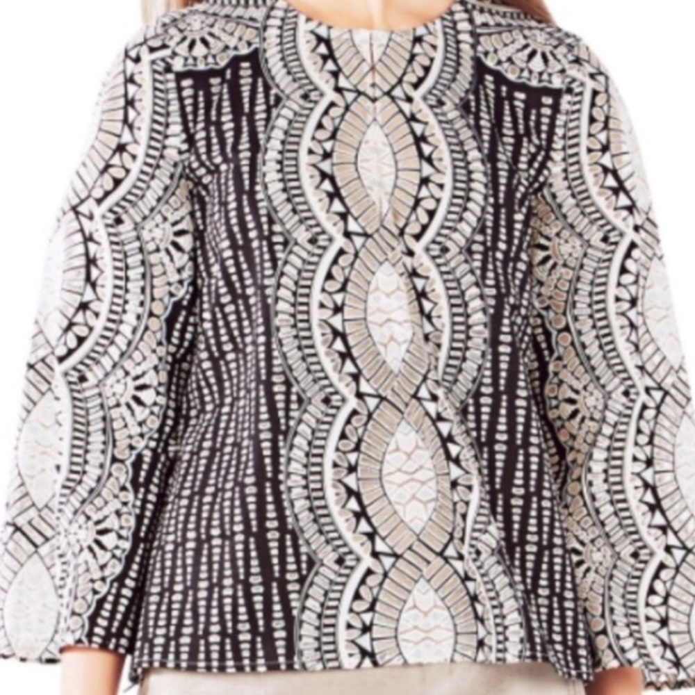 Sale-BCBG KYNDAL Black & Beige Top Size Med